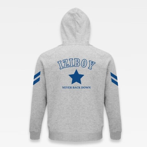 dos du sweat à capuche iziboy gris avec inscription bleu marine dans le dos